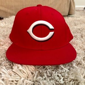NWOT Cincinnati Reds Flat Bill Baseball Hat